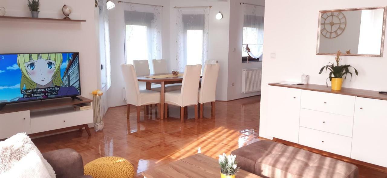 Apartment Golden Fields สโมลยานัซ ภายนอก รูปภาพ